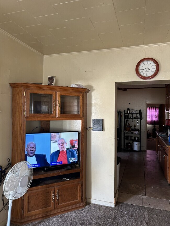 Building Photo - Welcome Home to Your Charming 2-Bedroom Apartment in Troy!