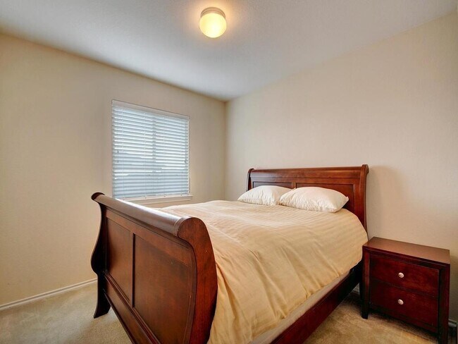 Building Photo - 1617 Poppy Seed Ln
