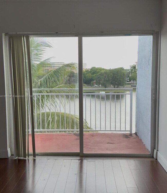 Primary Photo - 9357 Fontainebleau Blvd