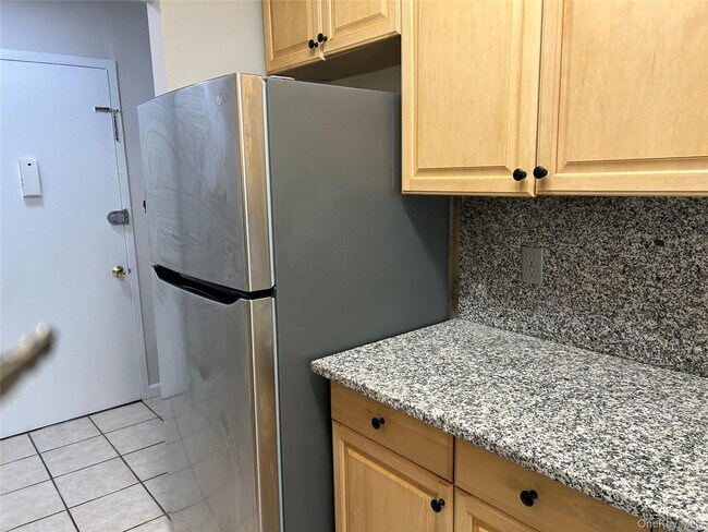 Building Photo - 2 Secora Rd