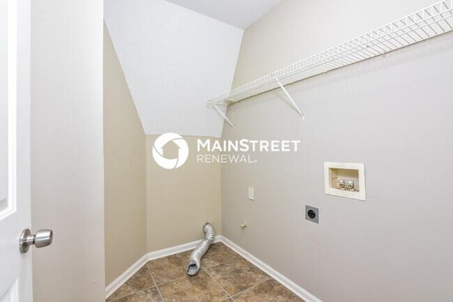 Building Photo - 3 Bedroom Pet-Friendly Home in Decatur, GA with Main Street Renewal