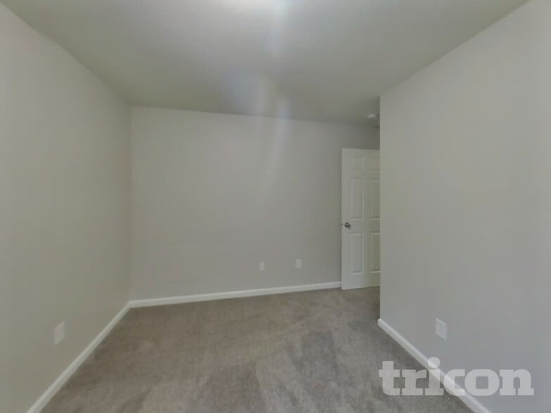 Building Photo - 15436 Dusty Trail