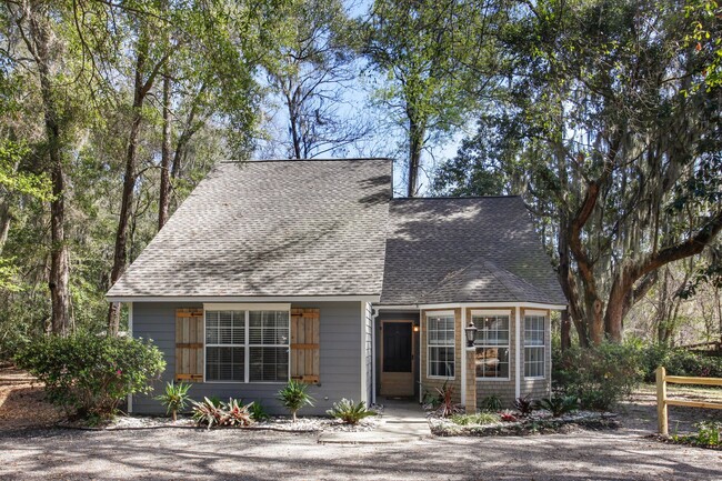 Primary Photo - 70 River Oaks Cir
