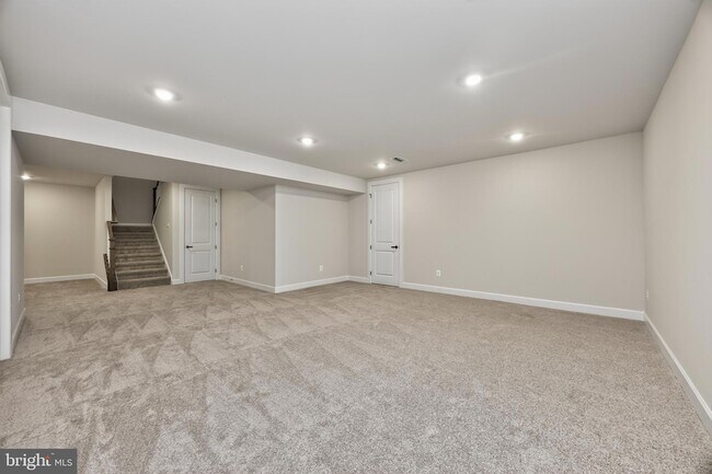 Building Photo - 1422 Gilray Dr