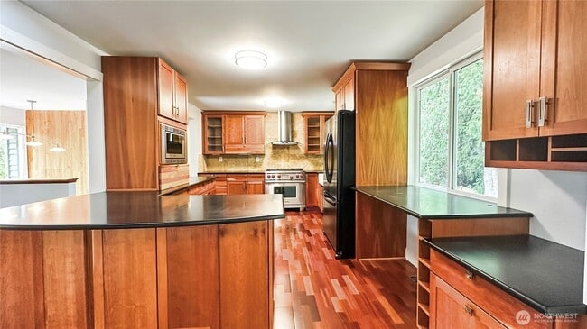 Building Photo - 2830 216th Ave SE