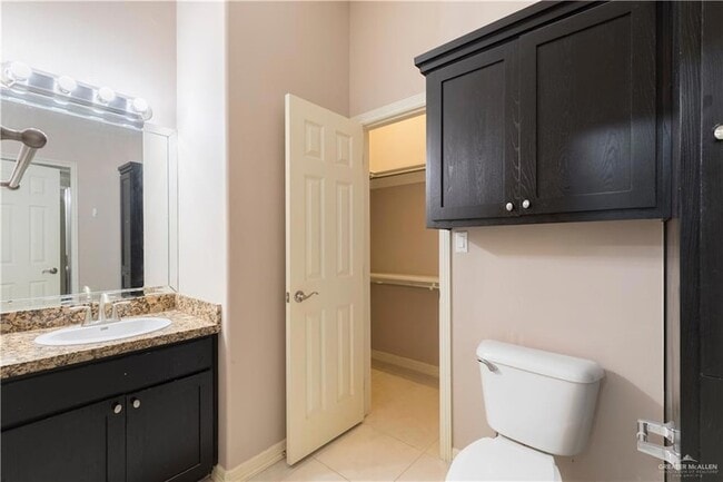 Building Photo - 3120 Regal Dr