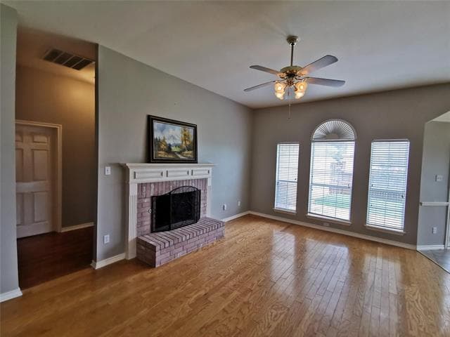 Building Photo - 9300 Vista Cir