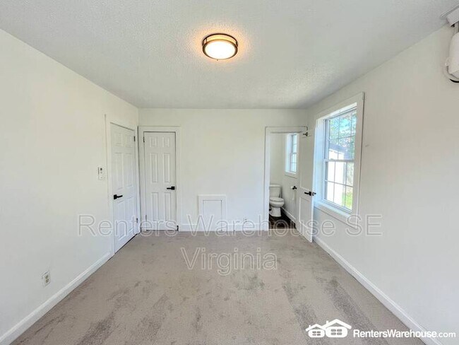 Building Photo - 142 Rogers Ave