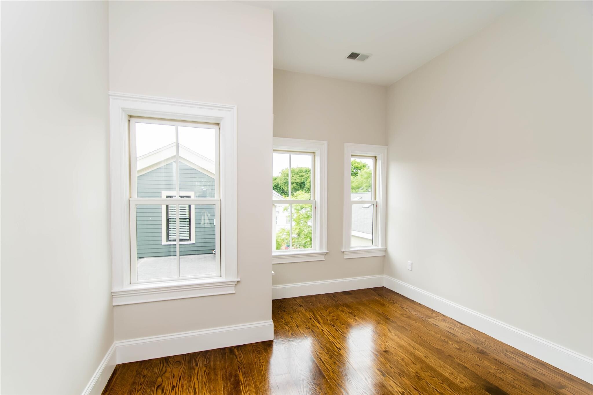 Building Photo - 124 Columbia St