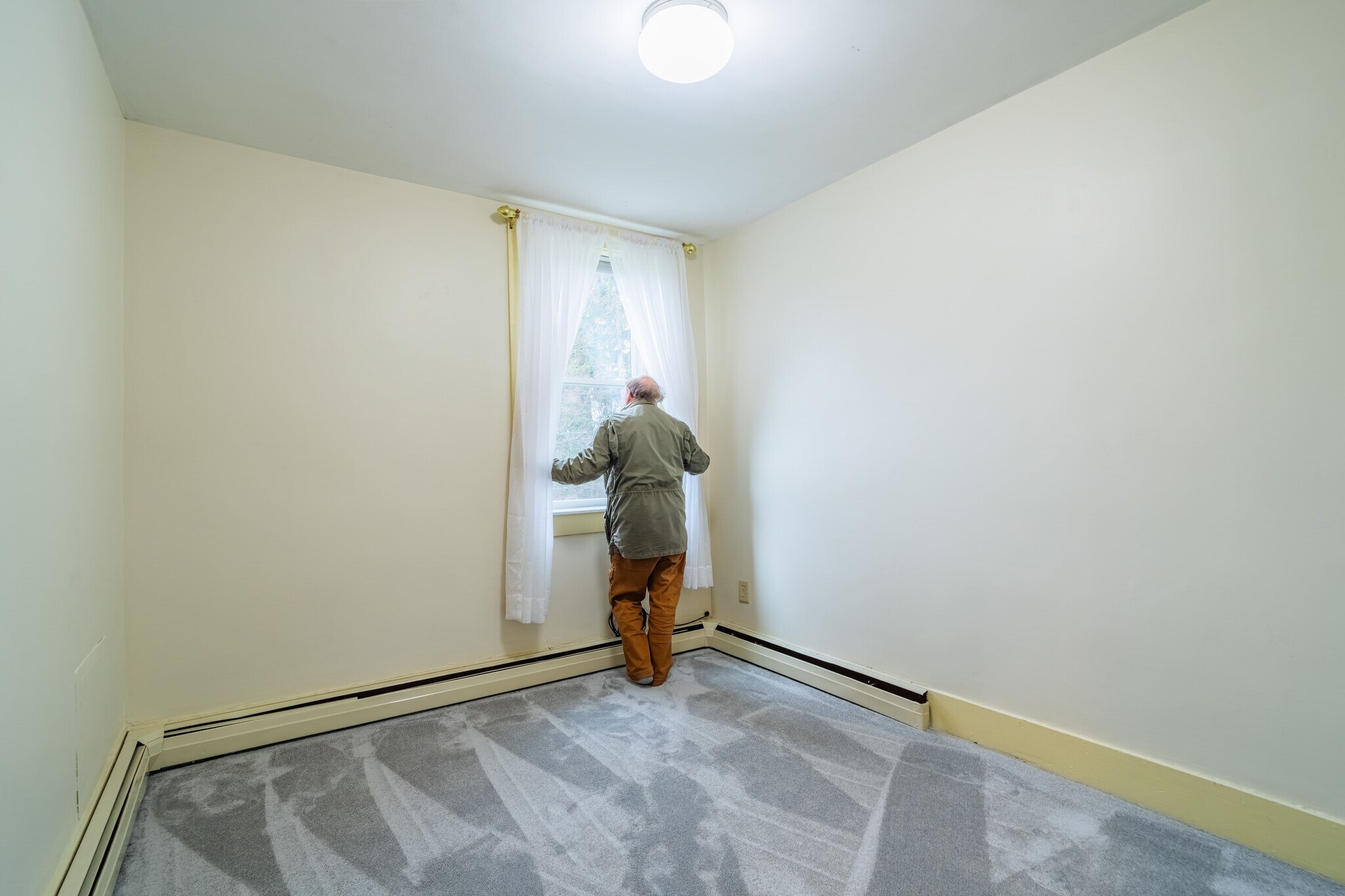 Rear Bedroom - 100 N Main St