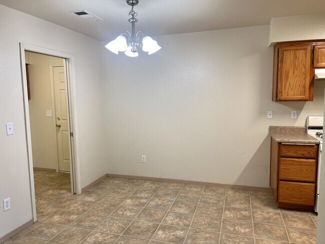 Building Photo - sout1067