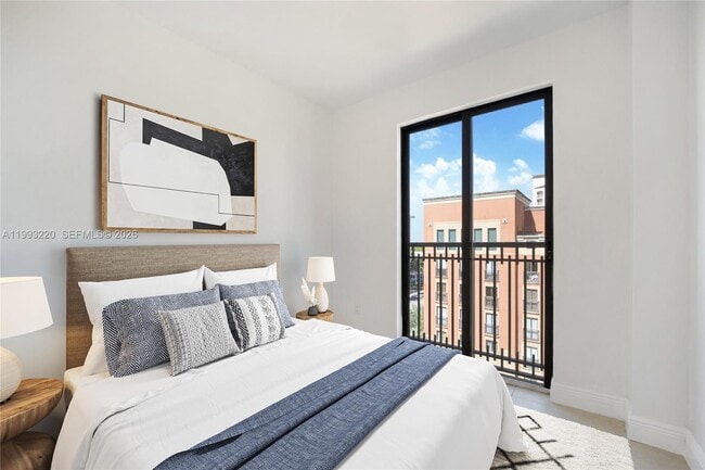 Building Photo - 671 Biltmore Way