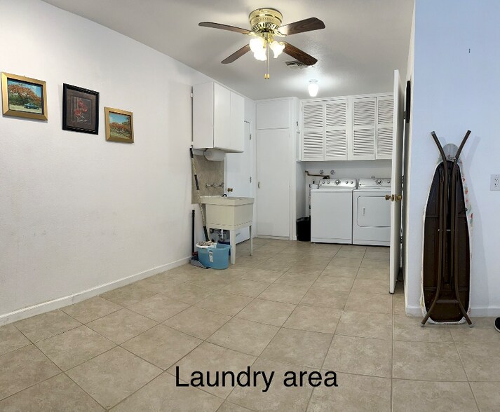 Building Photo - 15607 N 105th Dr