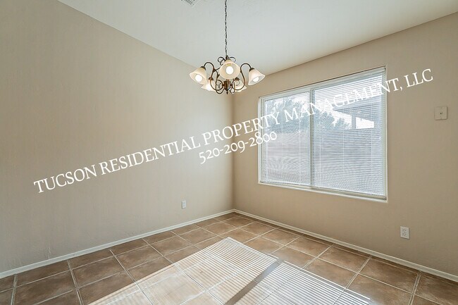 Building Photo - 7623 S Meadow Spring Way