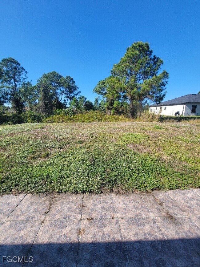 Building Photo - 862 Holmes Ave