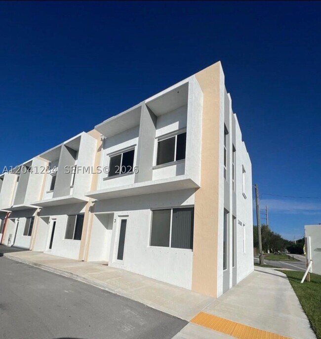 Building Photo - 24600 SW 129th Ct