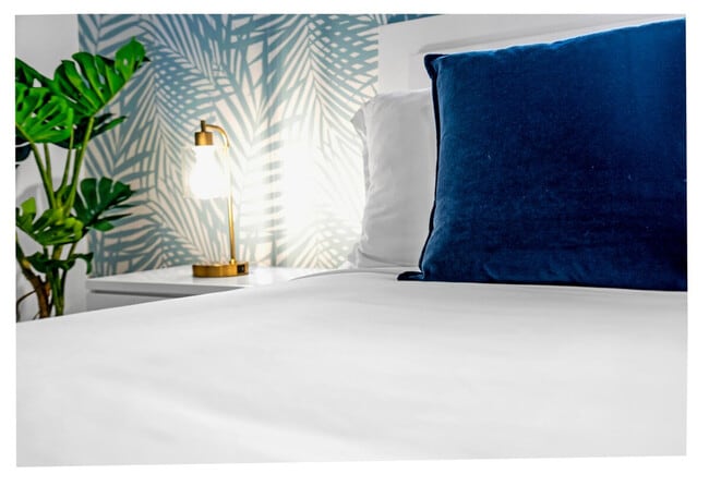 Building Photo - 425 NE 105th St