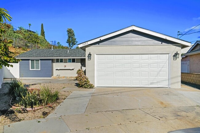 Building Photo - 7684 Meadowbrook Ct