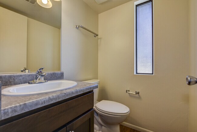 Building Photo - 510 1st St