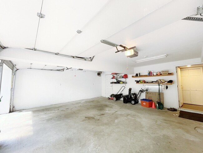 Building Photo - 24 Nugent Ln