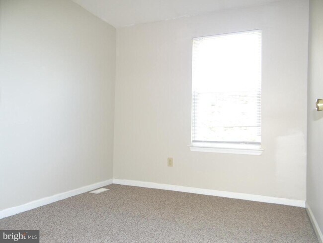 Building Photo - 348 Gavin Dr