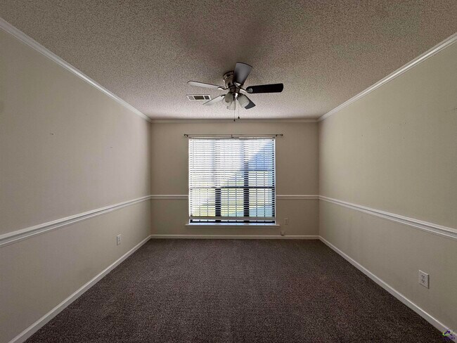 Building Photo - 125 Lenox Dr