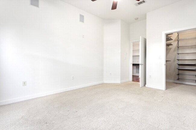 Building Photo - 870 Inman Vlg Pkwy NE