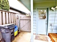 Building Photo - 5404 NE 54th Ave