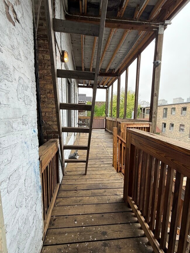 Building Photo - 3443 N Halsted St