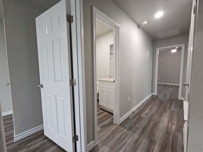 Building Photo - 230 N Mary Jo Dr