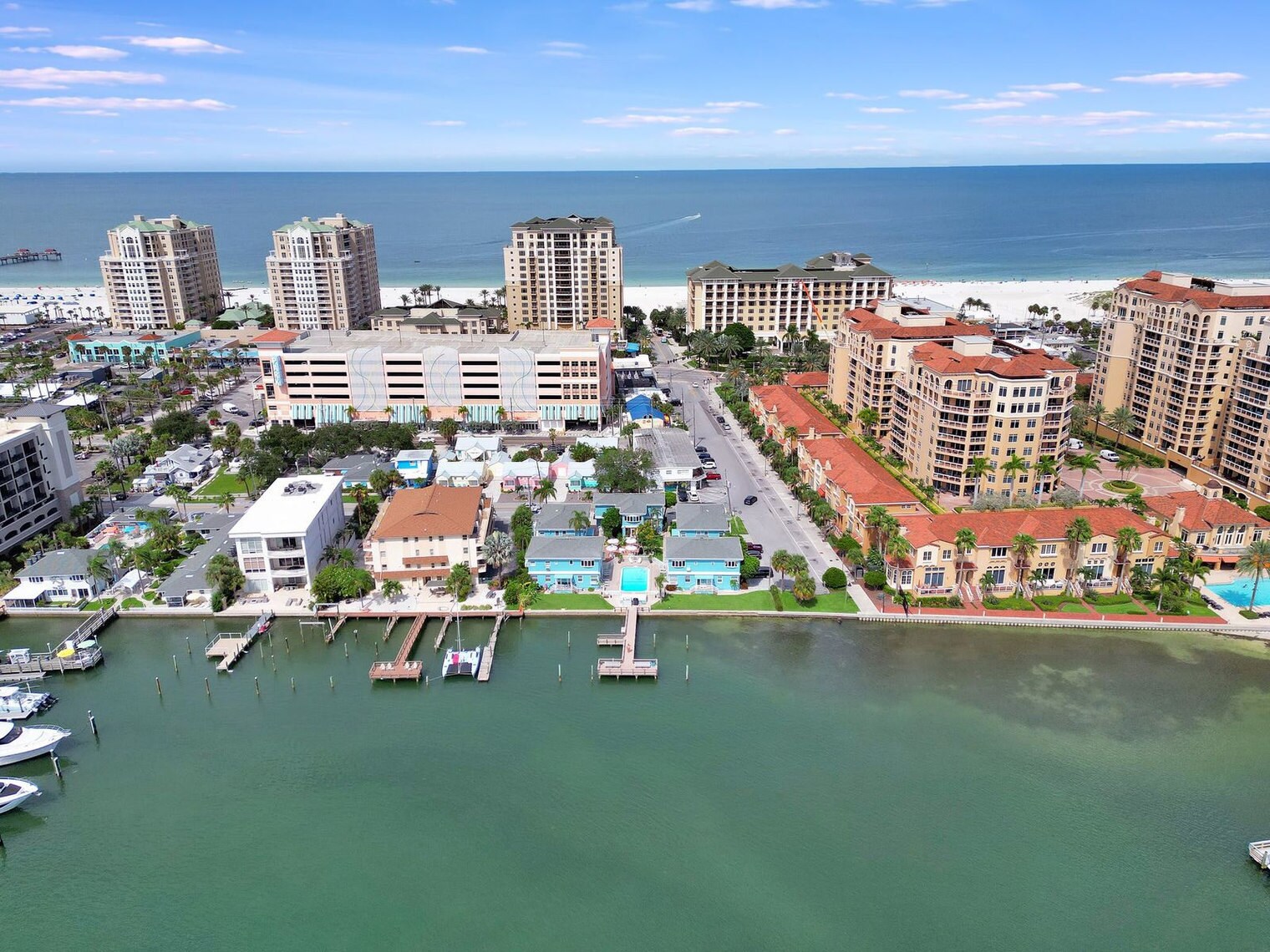 Building Photo - 483 E Shore Dr
