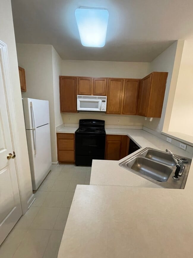 Building Photo - 2609 Broad Oaks Pl
