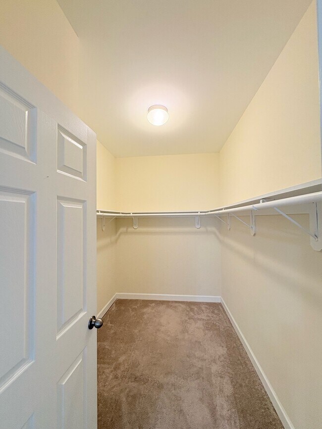 Building Photo - 62 Windgate Cir