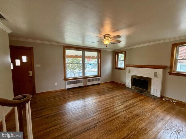 Primary Photo - 313 W Lancaster Ave