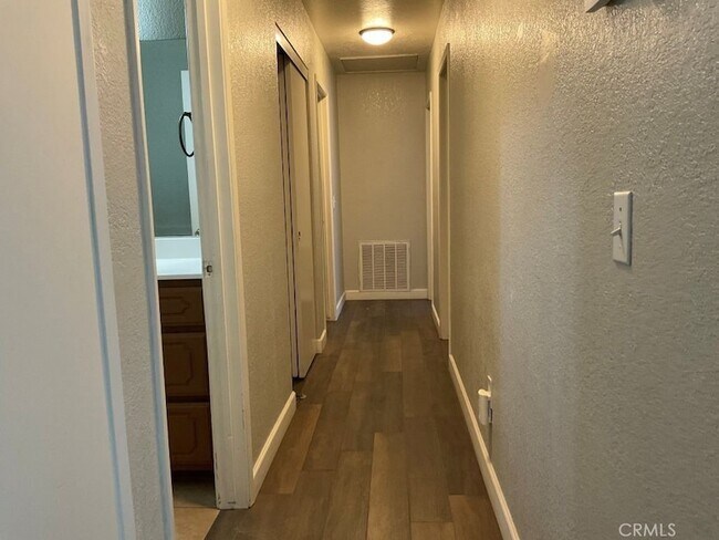 Building Photo - 17965 Live Oak St