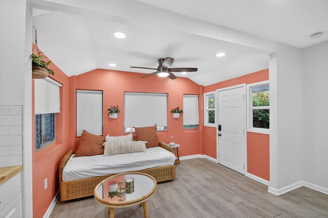 Building Photo - 306 N J St