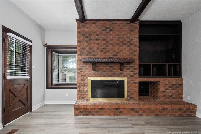 Building Photo - 508 Waterbury Dr