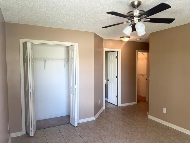 Building Photo - 3806 Maypop Cir