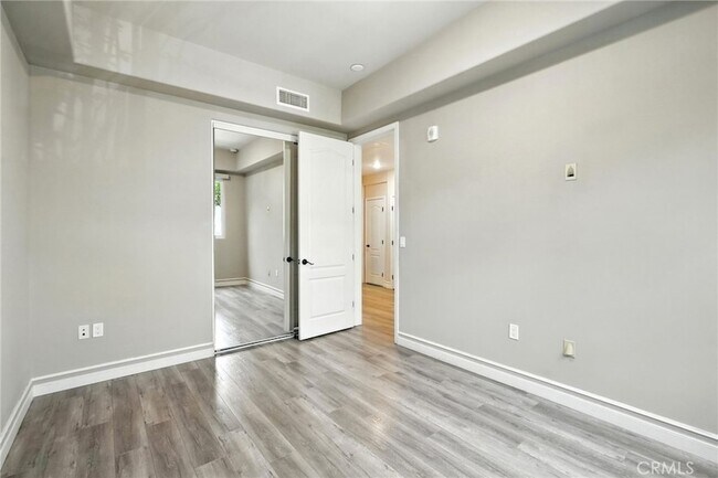 Building Photo - 201 N Reese Pl