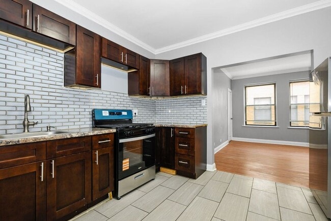 Building Photo - One Bedroom in South Shore