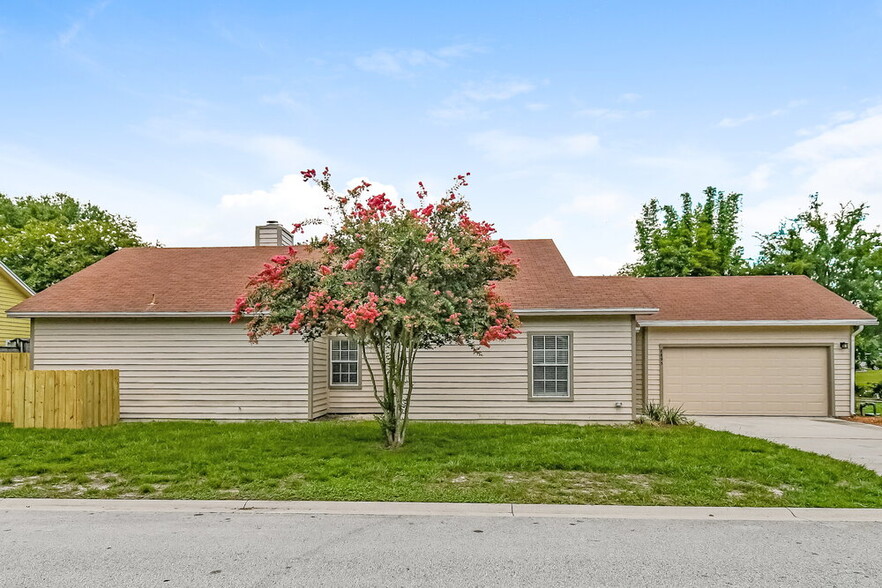 Primary Photo - 8895 Chambore Dr