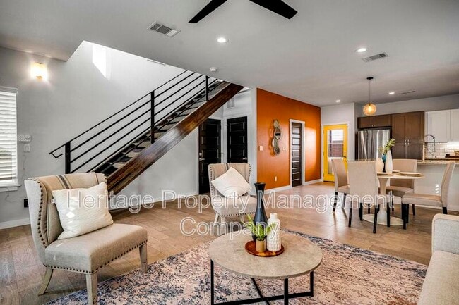 Building Photo - 1417 E Crockett St