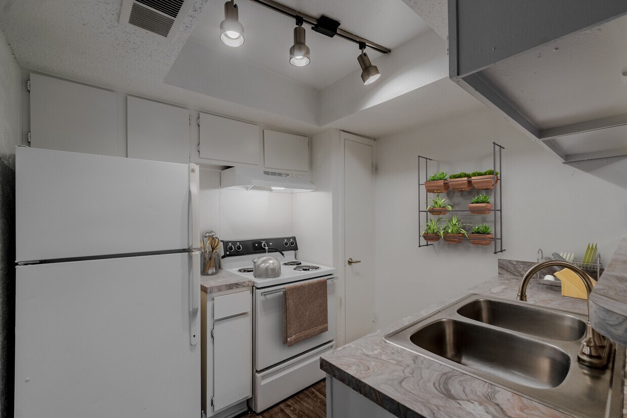Cross Creek Apartments Dallas
