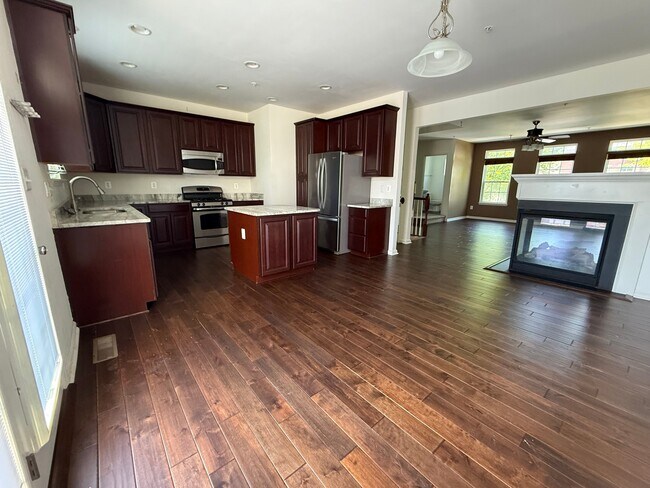 Building Photo - 951 Hall Station Dr
