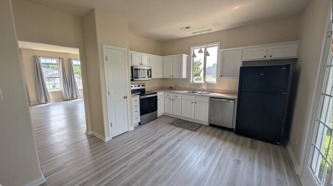 Building Photo - 8601 Sawleaf Ct