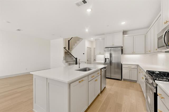 Building Photo - 8852 Magnet Dr