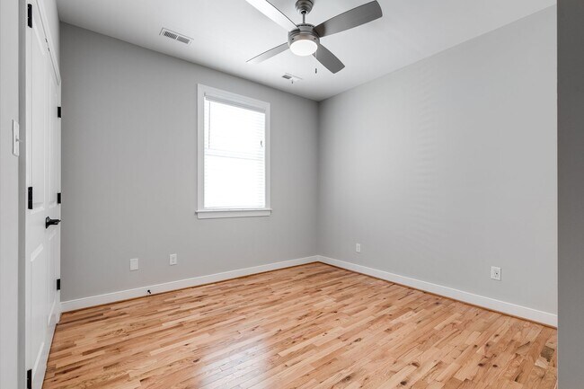 Building Photo - 1127 N 29th St