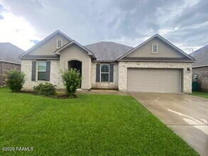Building Photo - 616 Vert Dr