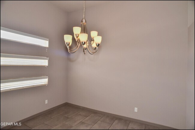 Building Photo - 14373 High Rock Dr