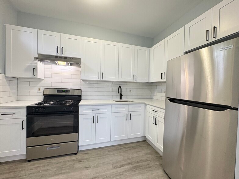 Unit 2 - 151 Chapman St